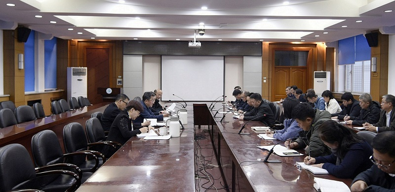 学校召开高层次人才服务及引进工作会议部署核心任务筑牢发展根基