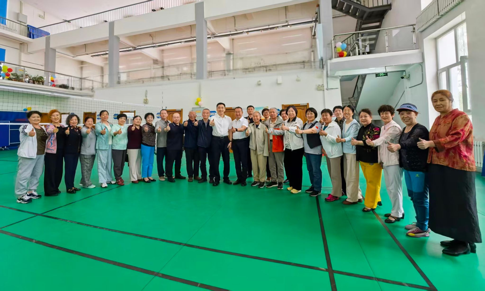 学校召开“银龄汇智”座谈会