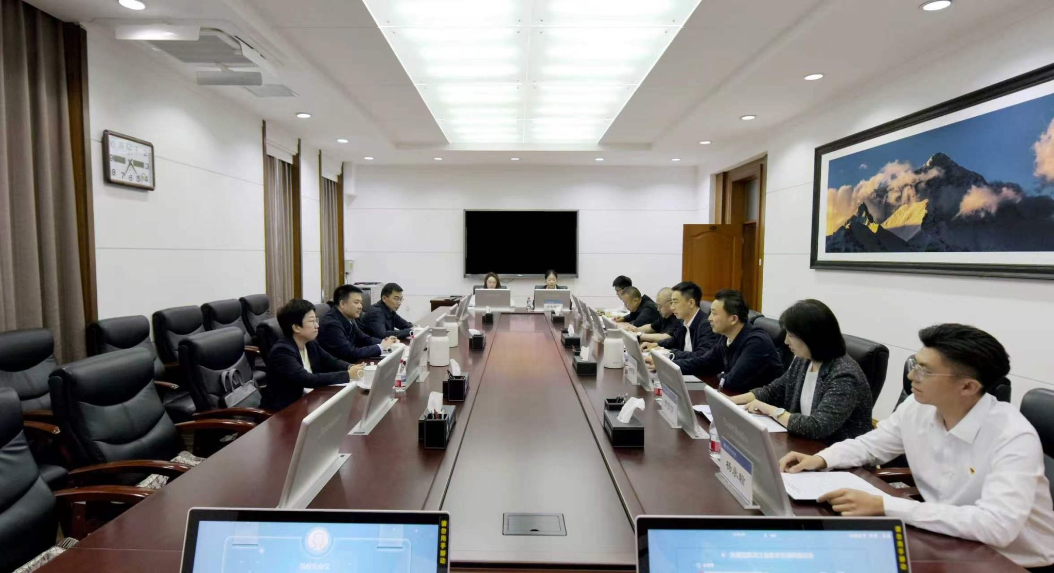 团省委书记徐长勇一行深入学校调研