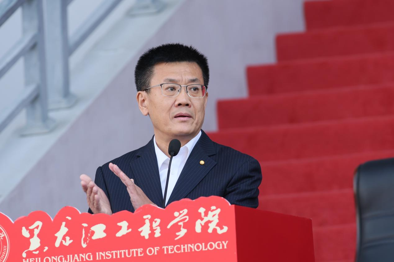 学校隆重举行第二十一届体育运动会